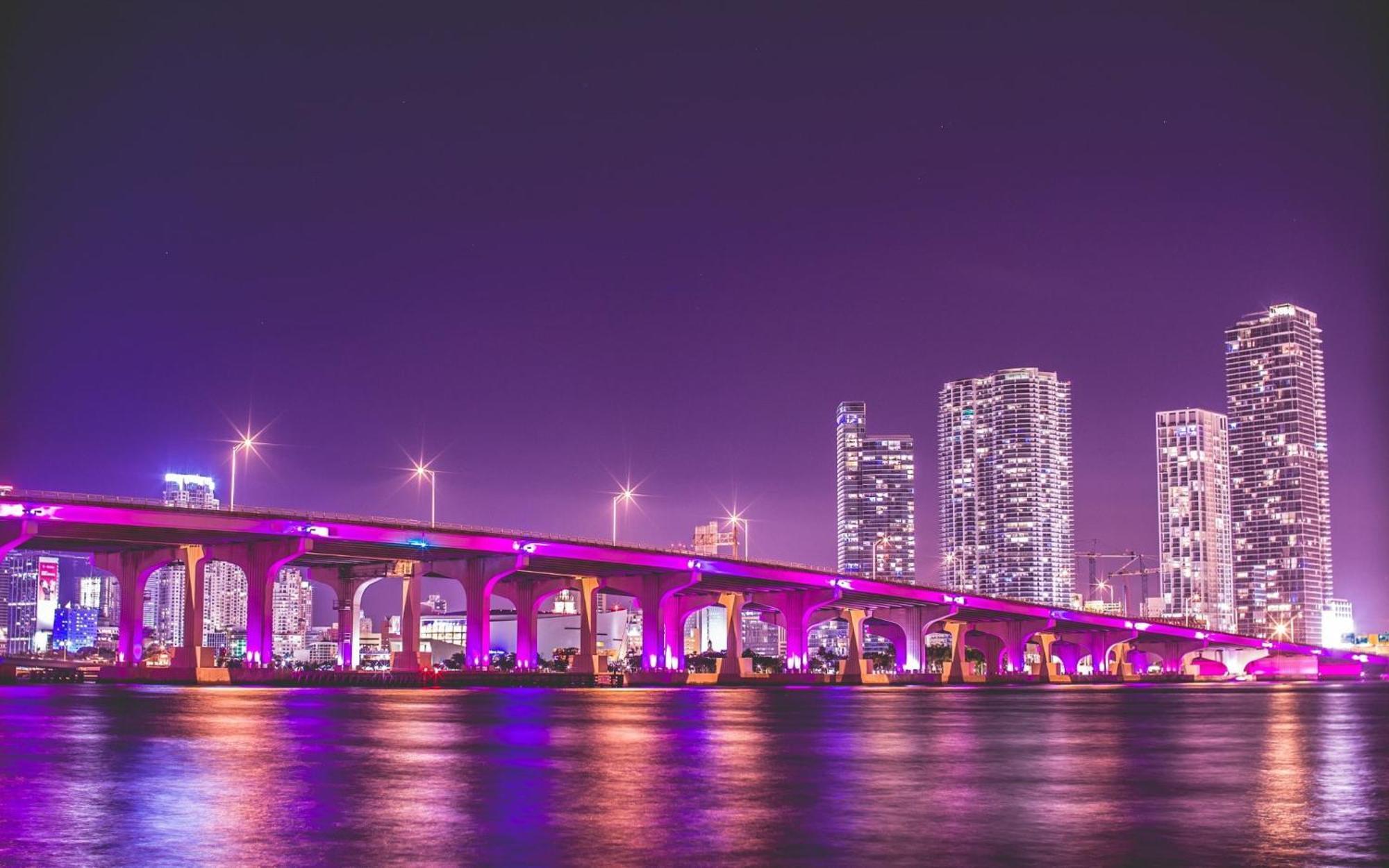 Ludge By Miami Airport Hostel Exterior photo